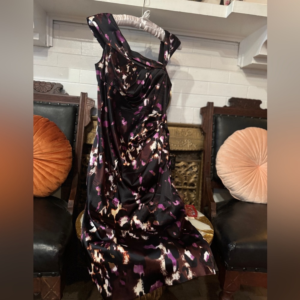 Maggie London Satin Asymmetrical Sleeve Abstract Gown sz 6